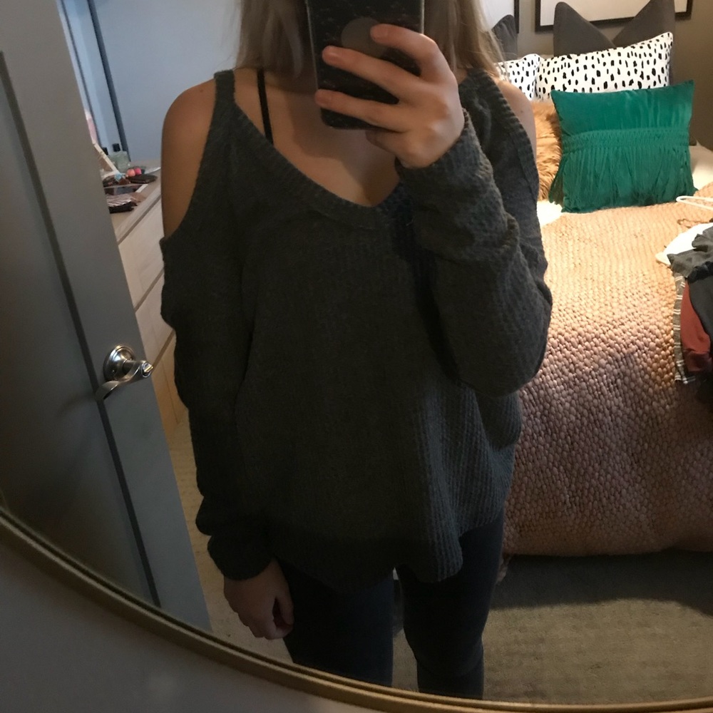 Brand new lounge top
